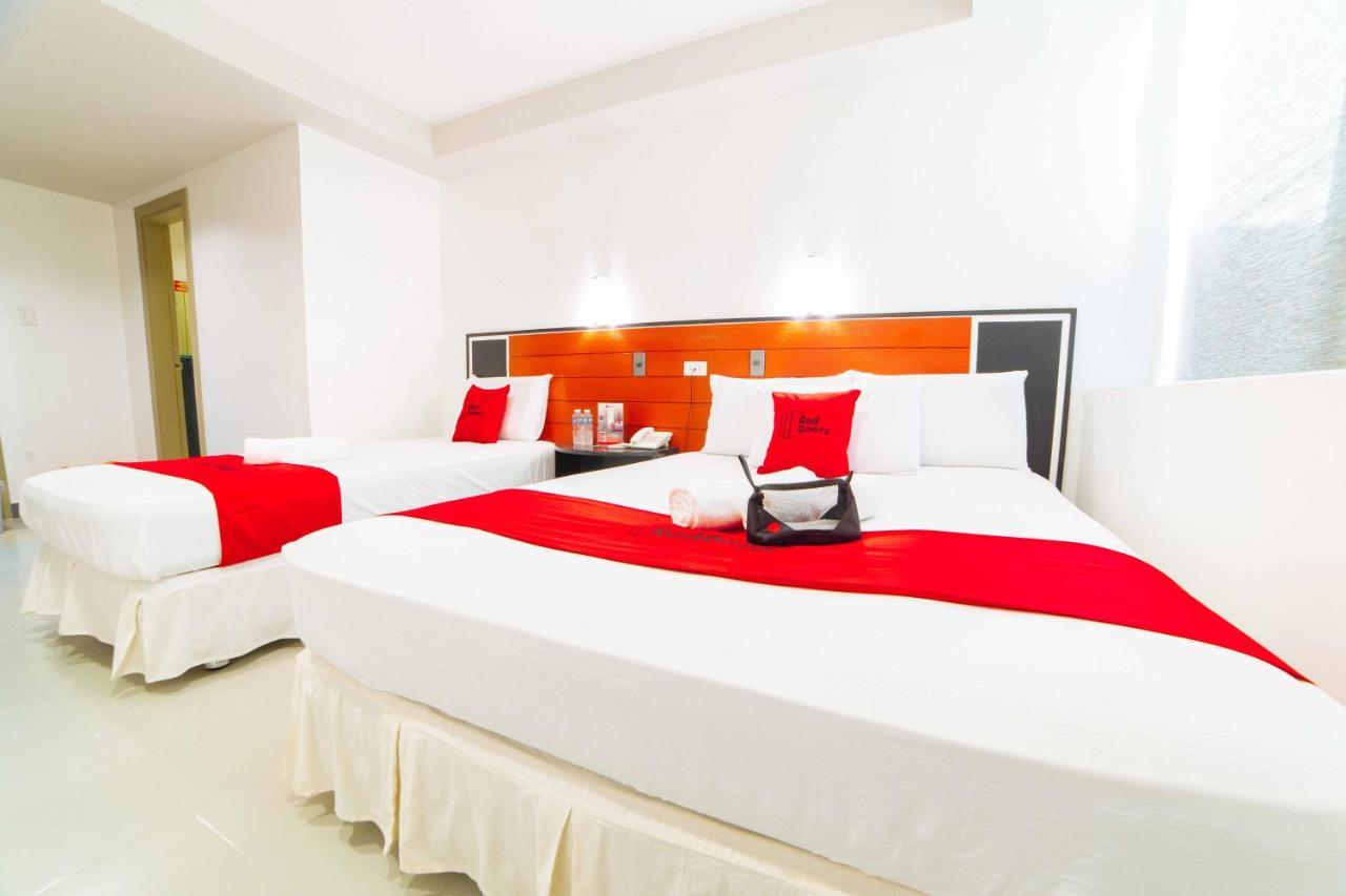 Reddoorz Plus Near San Pedro Cathedral Davao City Kültér fotó