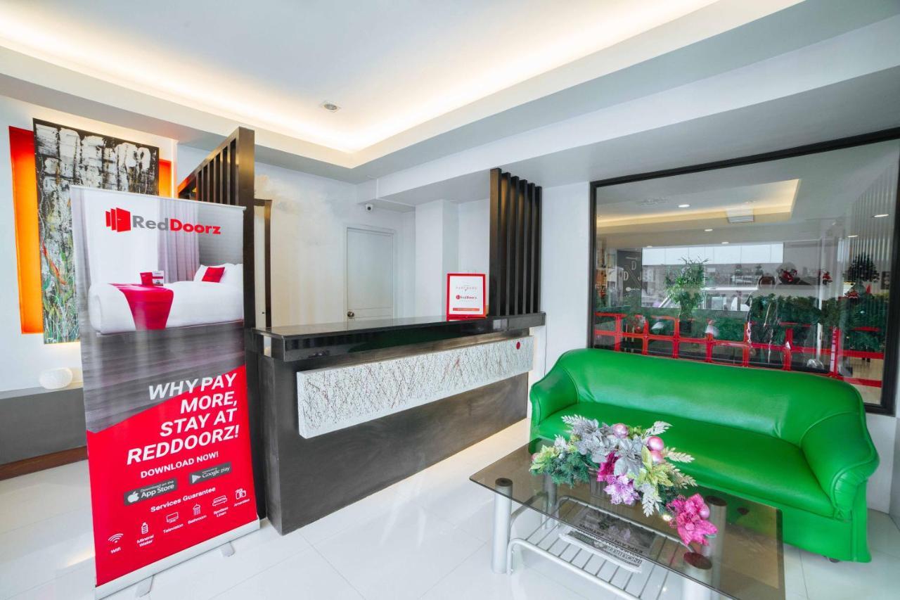 Reddoorz Plus Near San Pedro Cathedral Davao City Kültér fotó
